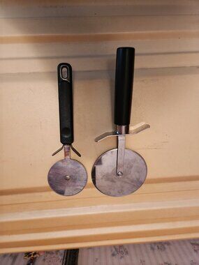 Pampered Chef Pizza and Pastry Cutter